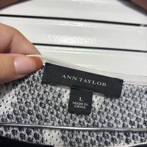 Ann Taylor Black With White Daisy Print Pullover Sweater 100% Cotton Size L - Picture 4 of 6